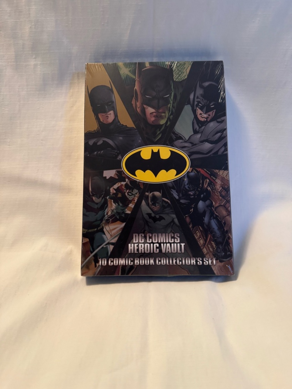 Batman DC Comics Heroic Vault 10 Comic Collector's Set Limited Edition #1 Issues